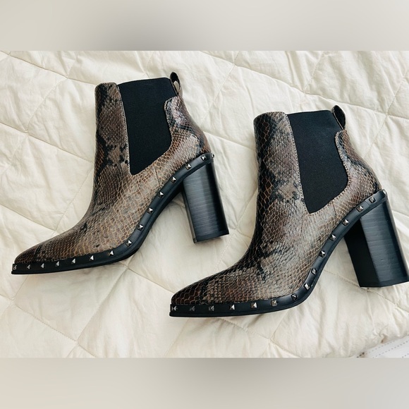 Charles David size 6 1/2 never worn boots - Picture 2 of 7